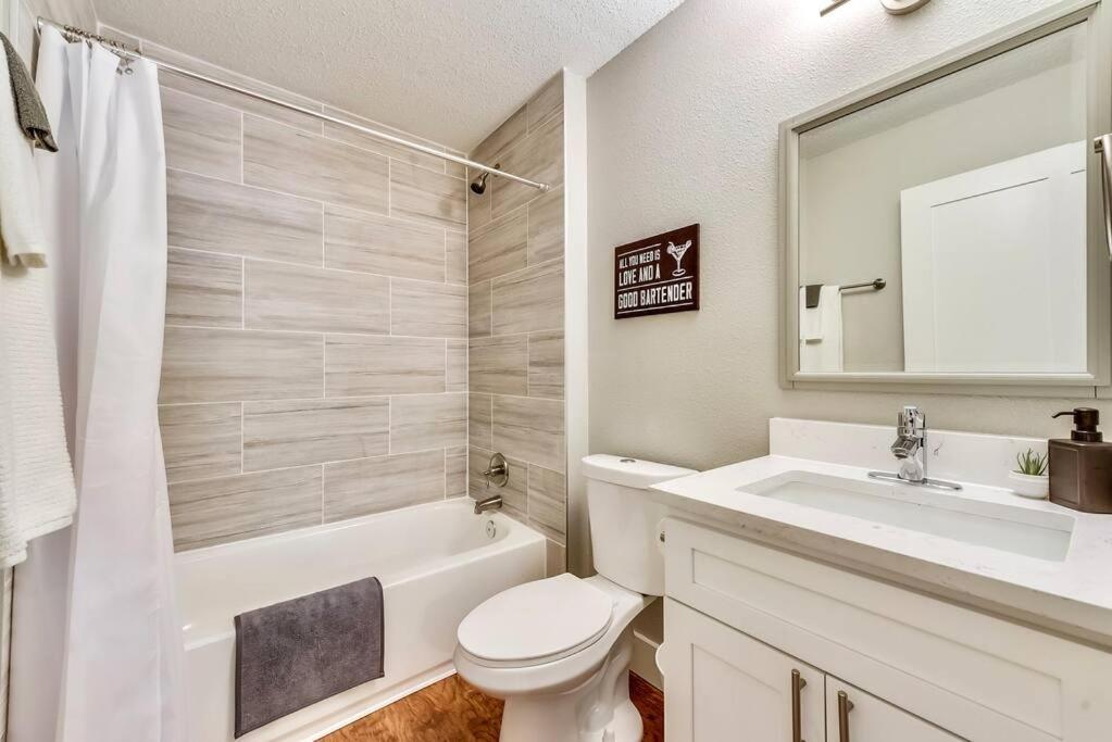 Hello Gorgeous Flat Near Downtown! Lägenhet Dallas Exteriör bild