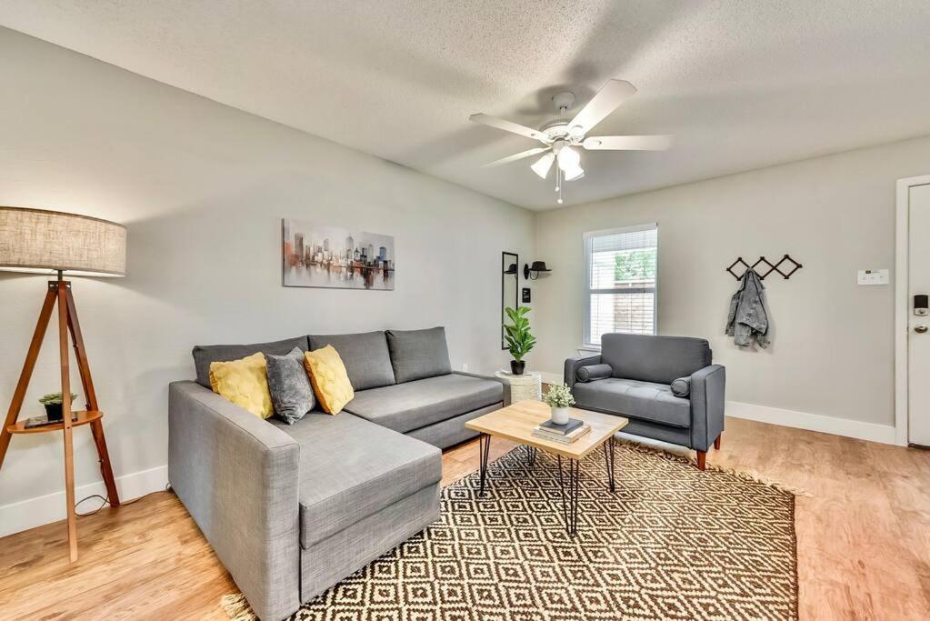 Hello Gorgeous Flat Near Downtown! Lägenhet Dallas Exteriör bild