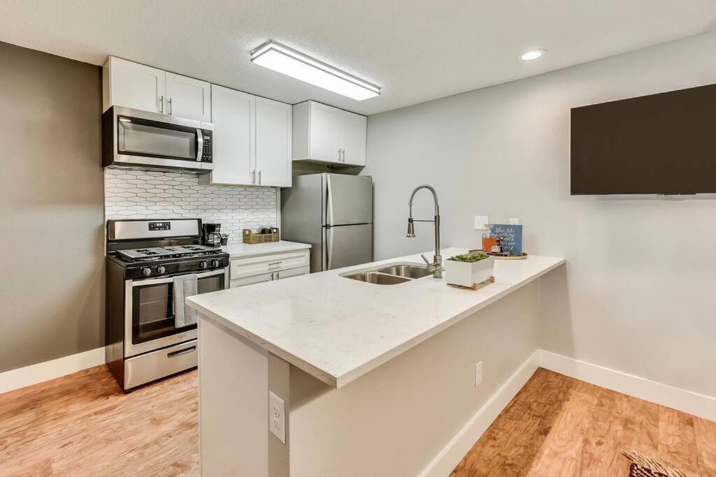 Hello Gorgeous Flat Near Downtown! Lägenhet Dallas Exteriör bild
