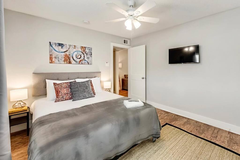 Hello Gorgeous Flat Near Downtown! Lägenhet Dallas Exteriör bild
